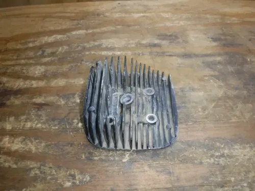 1996 Ds80 Cylinder Head Cap Cover Dome Combustion Top Jug