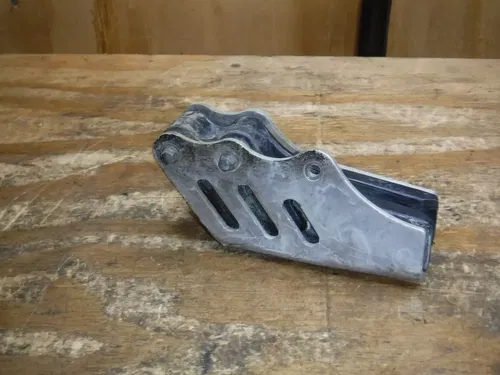 1997 Kx125 (A) Kawasaki Rear Swingarm Chain Guide Guard Lower Swing Arm Insert