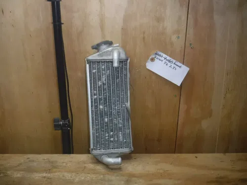 2004 Yz250 (M6) Yamaha Right Side Rad Radiator Fins Honeycomb Coolant Water