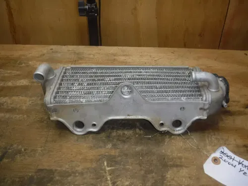 2004 Yz250 (M6) Yamaha Right Side Rad Radiator Fins Honeycomb Coolant Water
