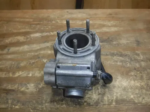 2000 Yz125 (B) Top End Jug Cylinder Engine Motor Head Damaged Good Power Valves