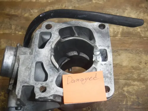 2000 Yz125 (B) Top End Jug Cylinder Engine Motor Head Damaged Good Power Valves