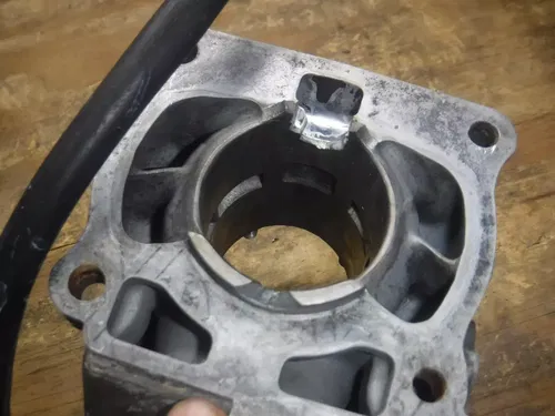 2000 Yz125 (B) Top End Jug Cylinder Engine Motor Head Damaged Good Power Valves