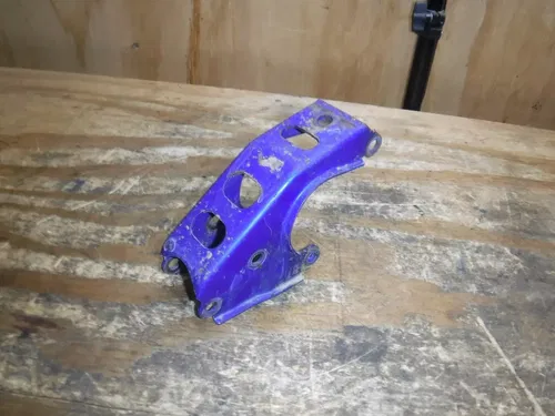 2005 TTR230 (A) Yamaha Motor Mount Bracket Stay Engine Mount Bottom End