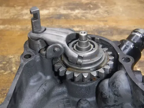 1991 Cr250 (A) Clutch Cover Inner Side Case Water Pump Governor
