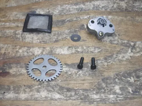 2007 TTR125 Yamaha Oil Pump Rotor Feed Scavenge Assembly Gear Oil Screen