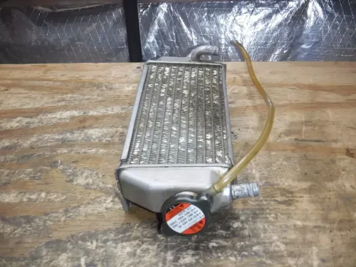 2002 Rm125 (B) Suzuki Right Side Radiator Rad Coolant Water Comb