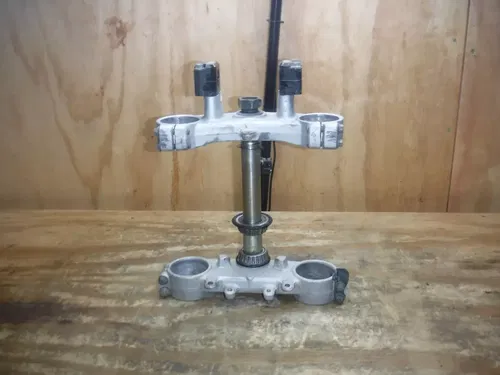 2000 Yz125 (B) Triple Clamps Tree Yokes Stem 1998 1999 2000 2001 2002