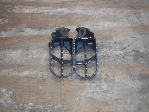2009 YZ85 Foot Pegs Rests 2002 2003 2004 2005 2006 2007 2008 2010 2011 2012 - 18