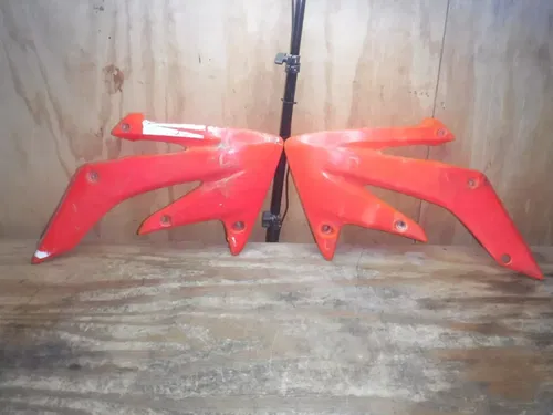 2004 CRF250r (M2) Tank Shroud Plastics Gas Red Radiator 2005 2006 2007 2008 2009