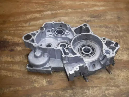 2000 Yz125 (B) Right Side Crank Case Bottom End Kicker Side