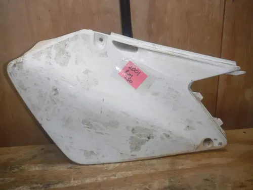 2001 RM250 (M3) Suzuki Right Rear Number Plate Plastics Fender Shroud