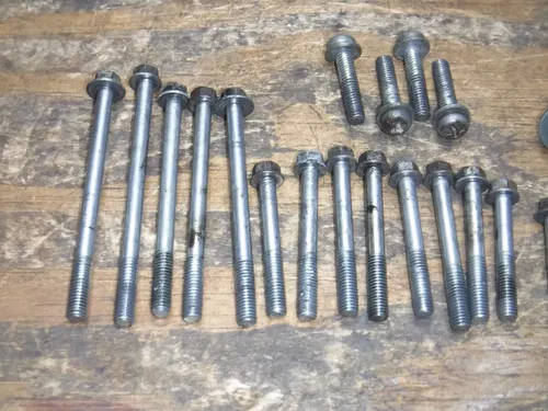1998 Cr125 (A) Bolt Kit Motor Bolts Fitting Bolts Bolt Kit NOT A COMPLETE SET