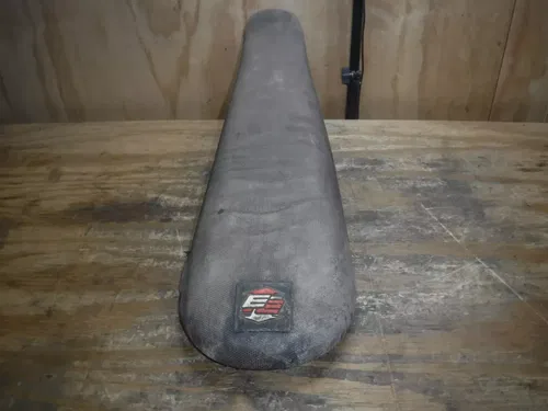 05 -07 (M5) KTM 250 300 350 450 EXC SX SX-F WCW Complete Seat Tall Foam Seat