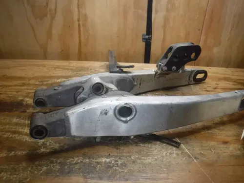 2004 Yz250 Swing Arm Swingarm Suspension Rear Arm