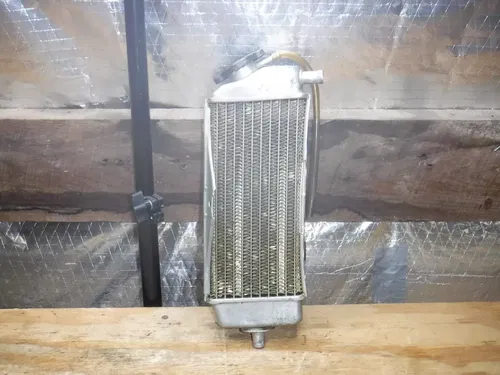 2004 RMZ250 Right Side Rad Radiator Fins Honeycomb Coolant Water Pressure Cap