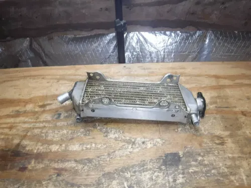 2002 Rm125 (B) *For Parts Or Repair* Right Side Radiator Rad Coolant Water Comb
