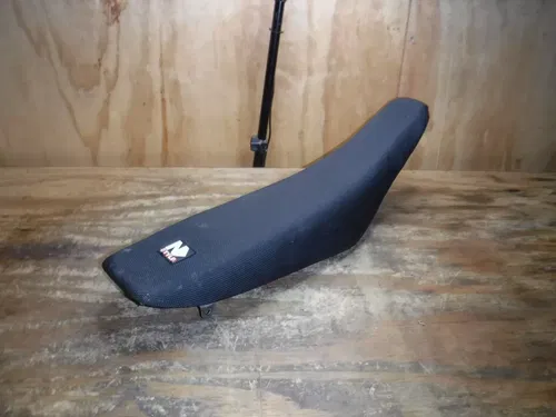 2004 Rm250 Seat Cover Foam Body Base Plastic Pan Complete 2001 - 2008