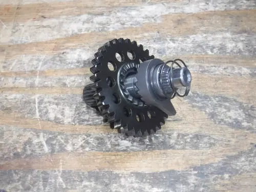 2002 CRF450R  Kick Start Shaft Kicker Drive Gear Assembly