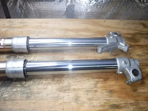 2004 RMZ250 Suzuki Front Forks Suspension Upper Lower Legs