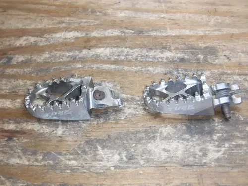 2012 CRF450r Honda Tusk Foot Pegs Peg Foot Rests Frame Fittings
