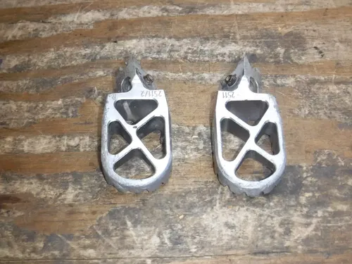 2012 CRF450r Honda Tusk Foot Pegs Peg Foot Rests Frame Fittings