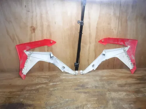2015 Crf250r (B) Left And Right Shrouds Plastic Body Red