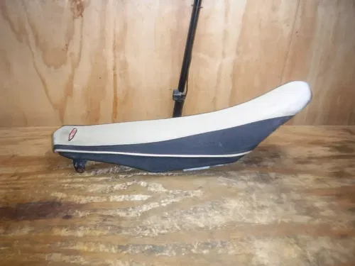 2011 Yz250F Seat Cover Foam Base Saddle Pan Complete 2010 2011