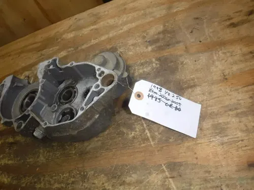 1998 Yz250 (M6) Yamaha Right Side Crank Case Crankcase Bottom End Kicker Side