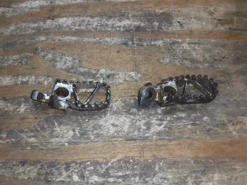 1990 Kx125 (A) Kawasaki Foot Rests Pegs Frame Fittings Boot Pedal
