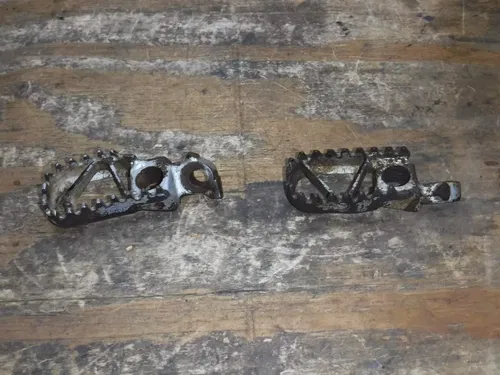 1990 Kx125 (A) Kawasaki Foot Rests Pegs Frame Fittings Boot Pedal
