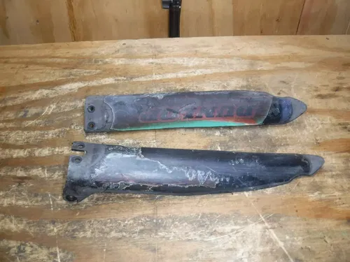 1997 Kx125 (A) Kawasaki Front Fork Guards Plastic Black Body Fender Guide
