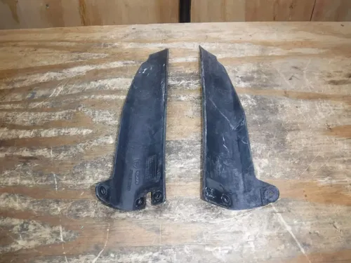 1997 Kx125 (A) Kawasaki Front Fork Guards Plastic Black Body Fender Guide