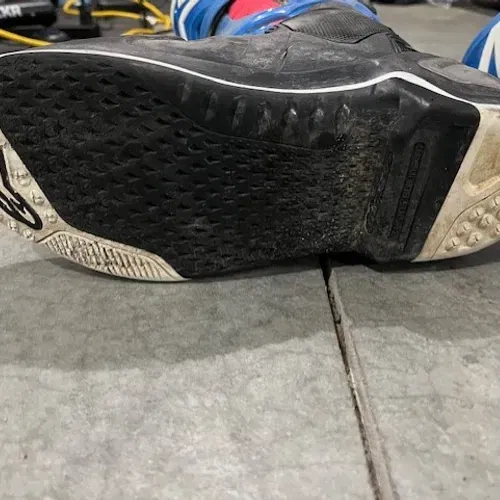 TECH 10 SUPERVENTED BOOTS - Size 9