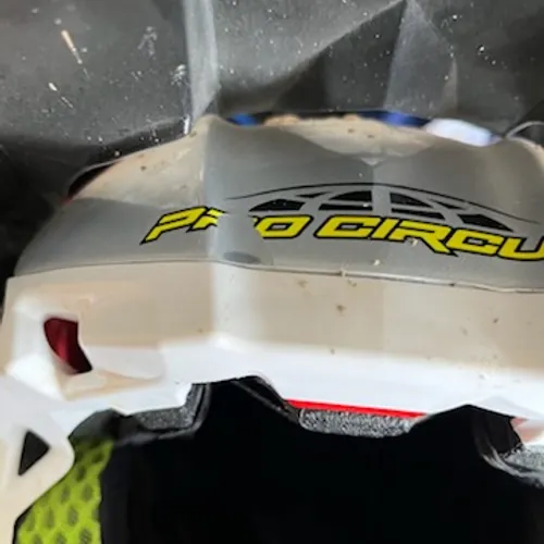 Bell Moto 10 Pro Circuit Replica Helmet - Size Medium 