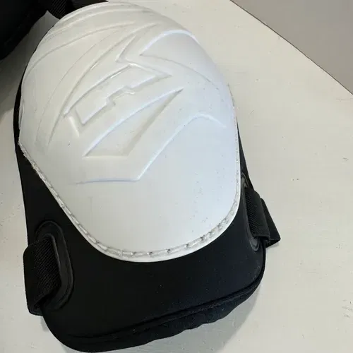 MXA TEAM TESTED: AXO PENTAGON MORPHO CHEST PROTECTOR - Motocross