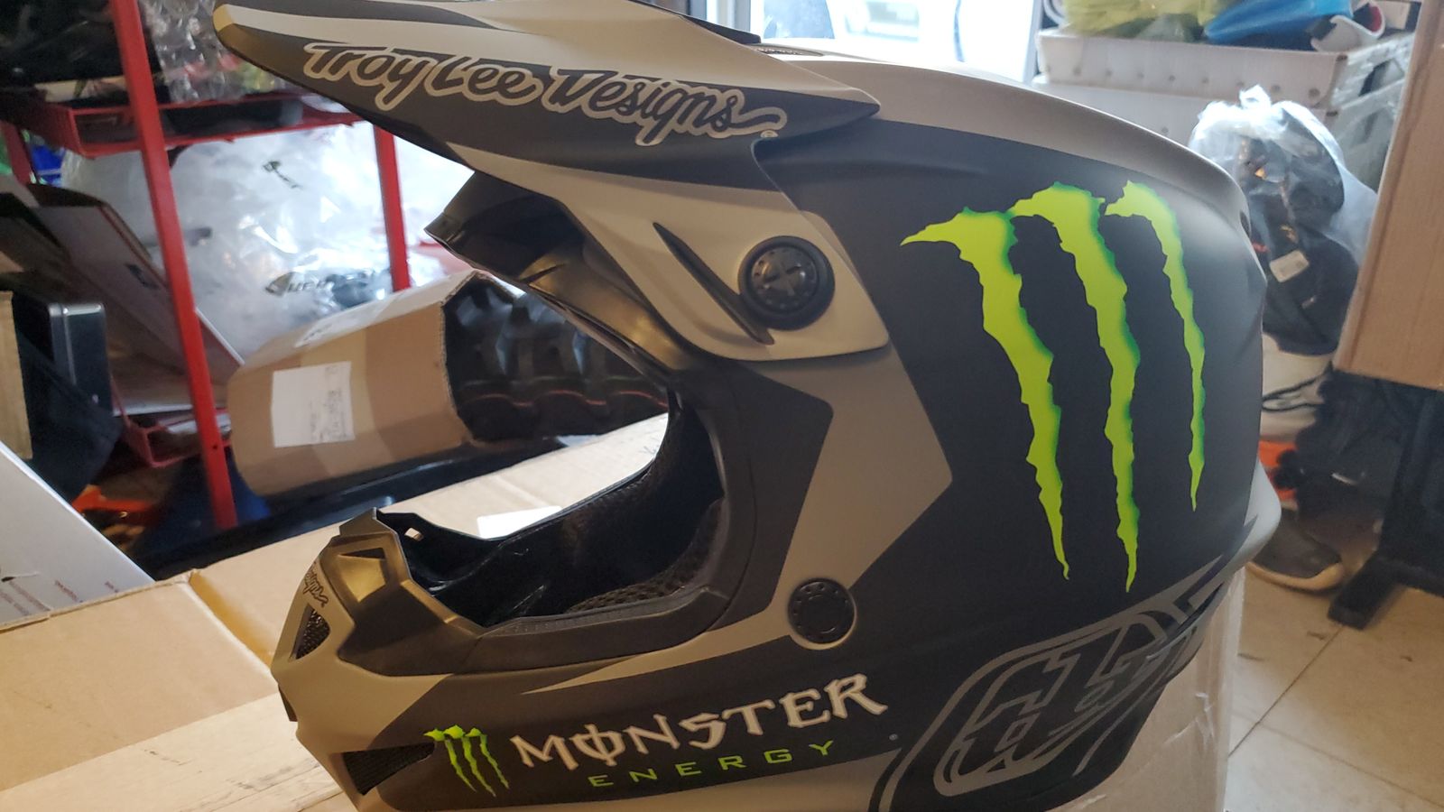 Troy Lee Designs SE4 Monster Energy Drink Helmet Size XS