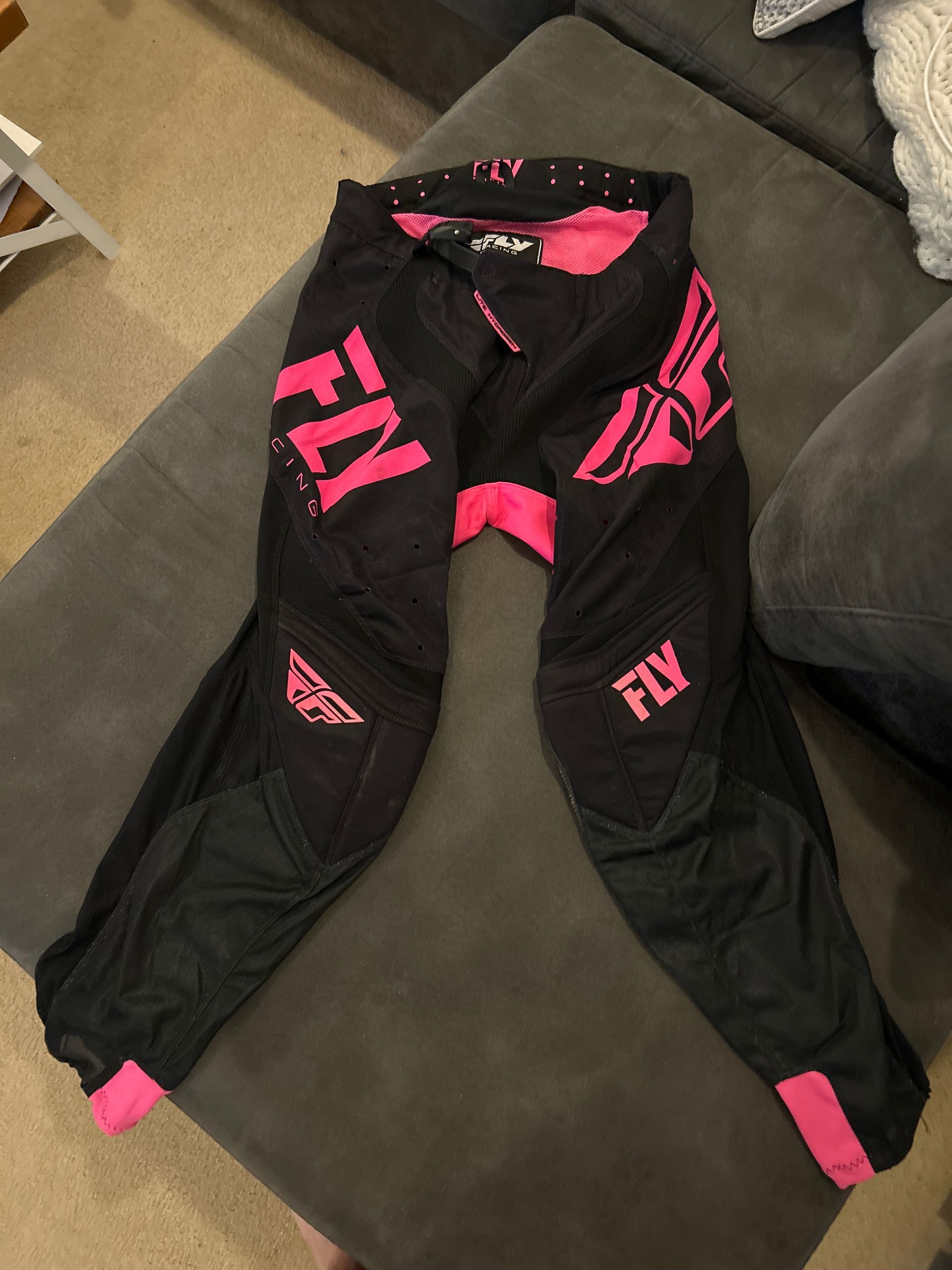 Fly Racing Lite Hyrdogen Size 32.
Great Shape And Worn A Few Times.