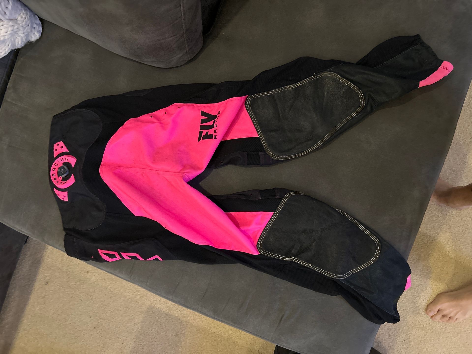 Fly Racing Lite Hyrdogen Size 32.
Great Shape And Worn A Few Times.