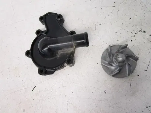 06 Polaris Outlaw 500 Water Pump Cover 3089681 2006