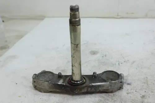 2004 2005 SUZUKI GXSR600 FRONT FORKS CLAMP LOWER TRIPLE TREE STEM