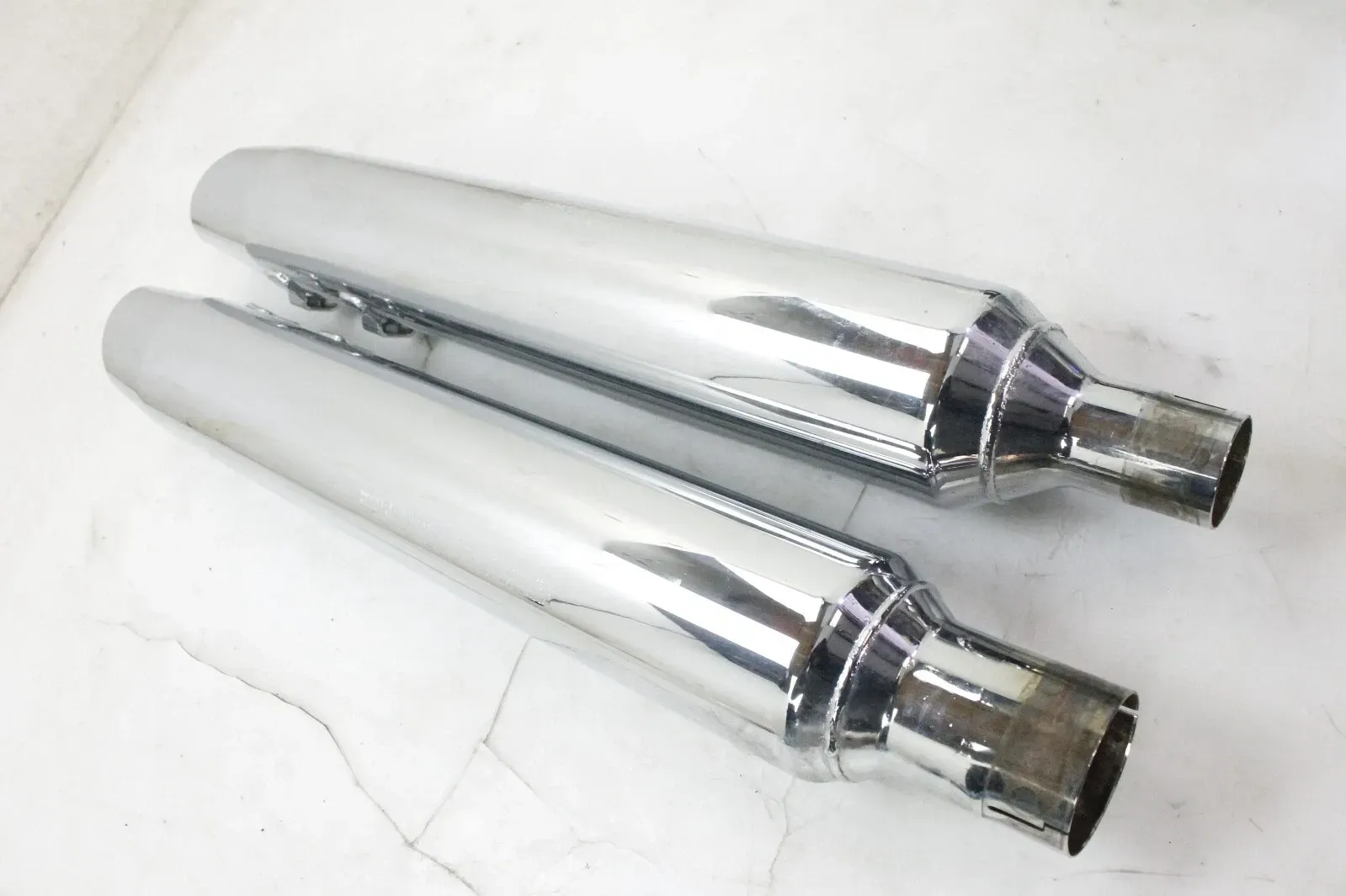 HARLEY DAVIDSON EXHAUST PIPE MUFFLER 64900235 64900236