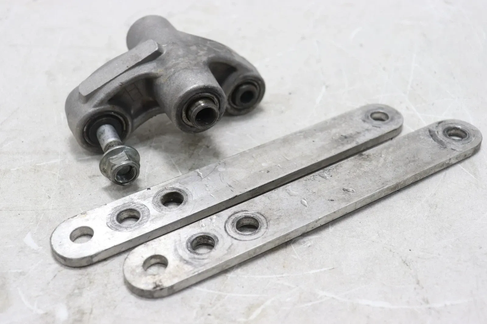 1999 SUZUKI GSXR 750 OEM REAR DOGBONE SHOCK LINKAGE LINK