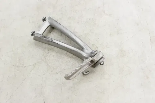 YAMAHA VMAX 1700 YZF R1 R6 R6S COMPLETE RIGHT REAR BACK PASSENGER PEG