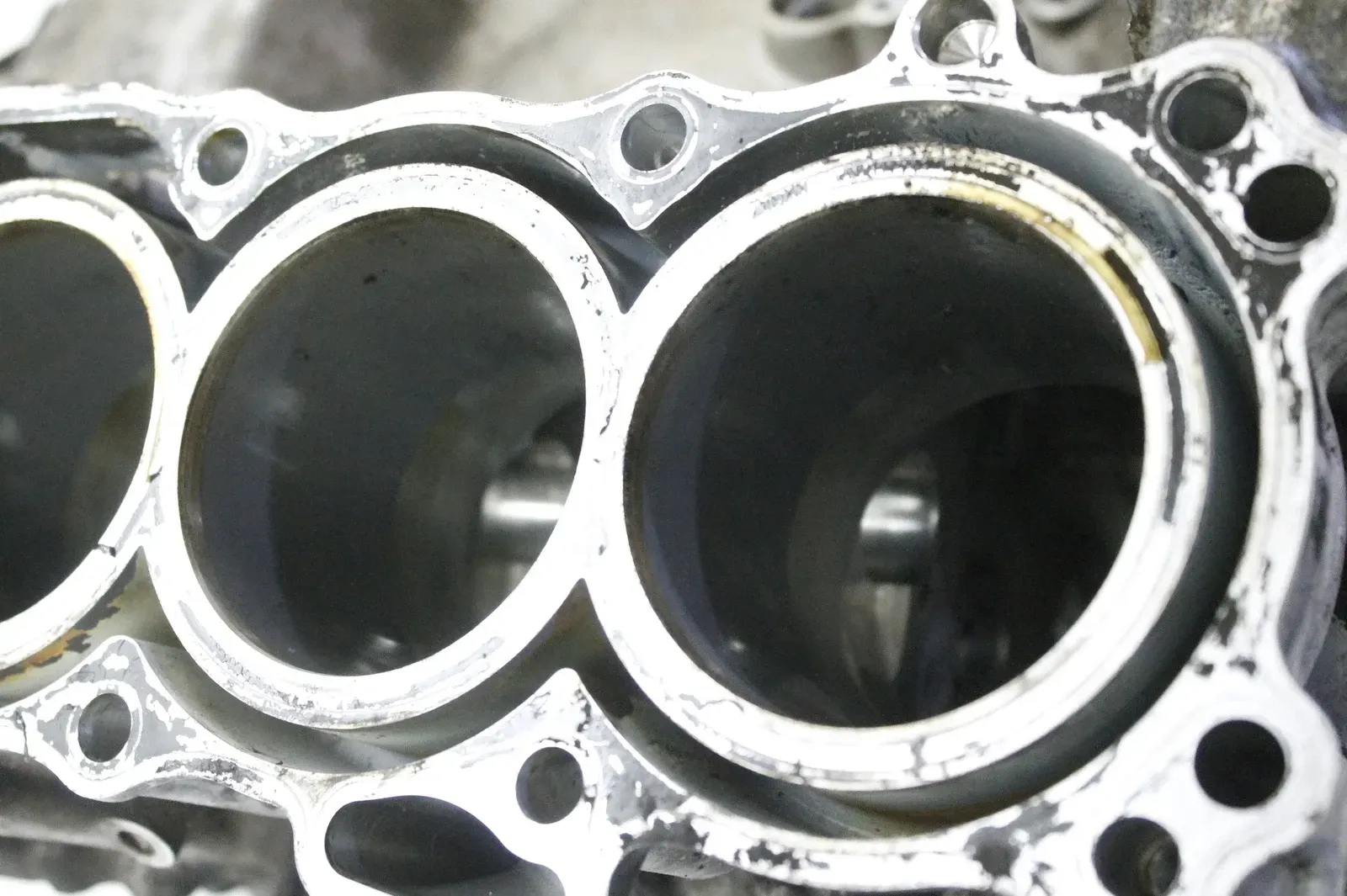 99-00 HONDA CBR600 F4 ENGINE MOTOR CRANKCASE CRANK CASES BLOCK 11000-MBW-010