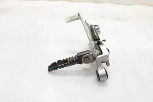 2011 YAMAHA YZF R6 OEM RIGHT REARSET REAR SET FOOT PEG