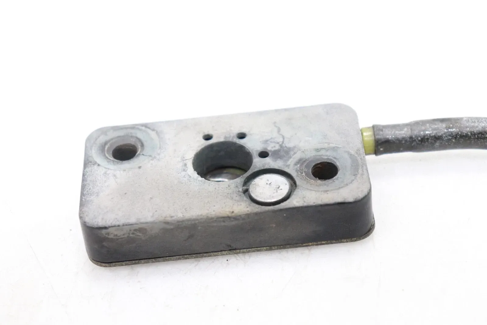 01-10 SUZUKI GZ250 OEM FRONT DRIVER SEAT LATCH LOCK ASSEMBLY