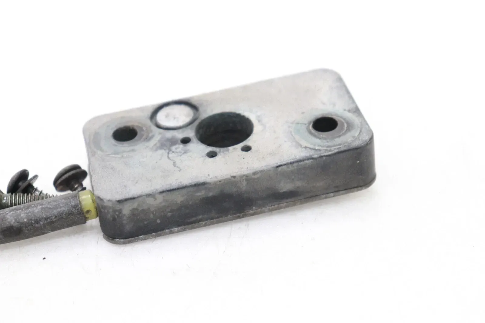 01-10 SUZUKI GZ250 OEM FRONT DRIVER SEAT LATCH LOCK ASSEMBLY