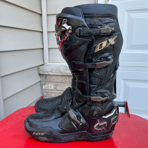 Fox Instinct size 10