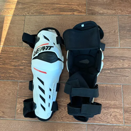Leatt Knee Guards 